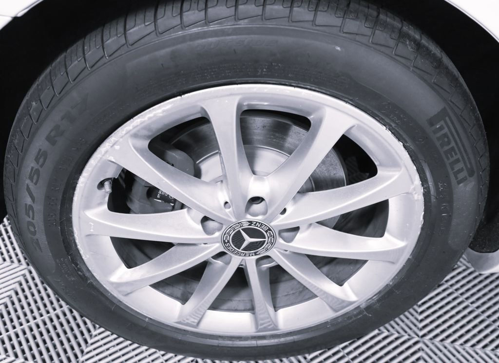 Certified 2019 Mercedes-Benz A 220 4MATIC image 7