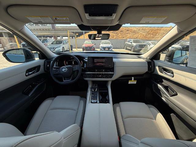 New 2026 Nissan Pathfinder SL image 14