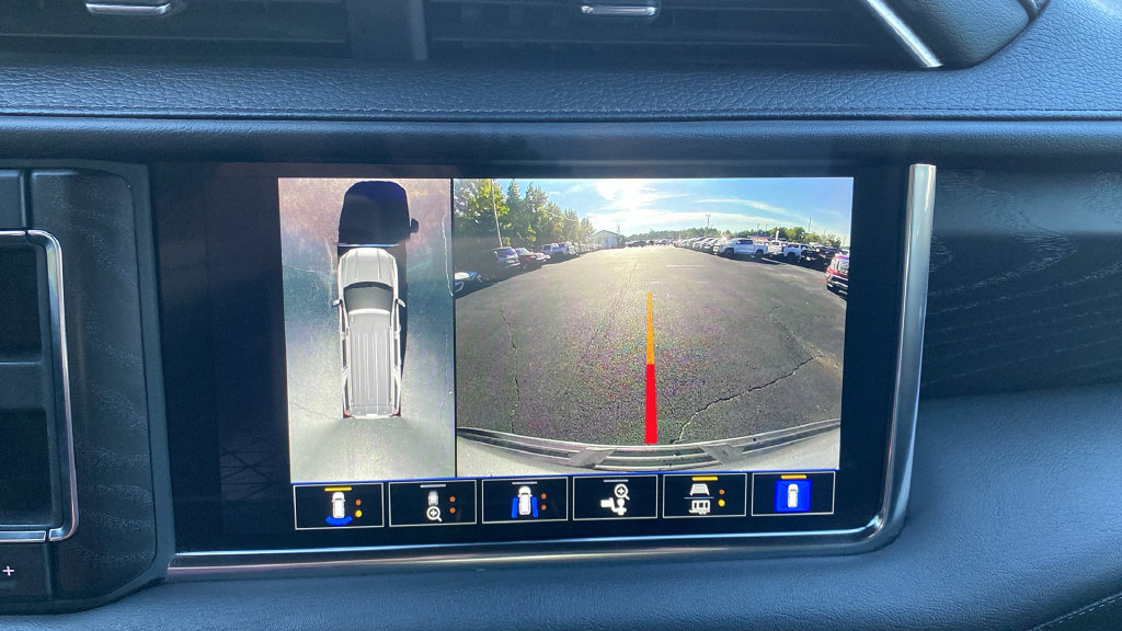 Used 2022 GMC Yukon XL Denali w/ Advanced Technology Package RWD image 24