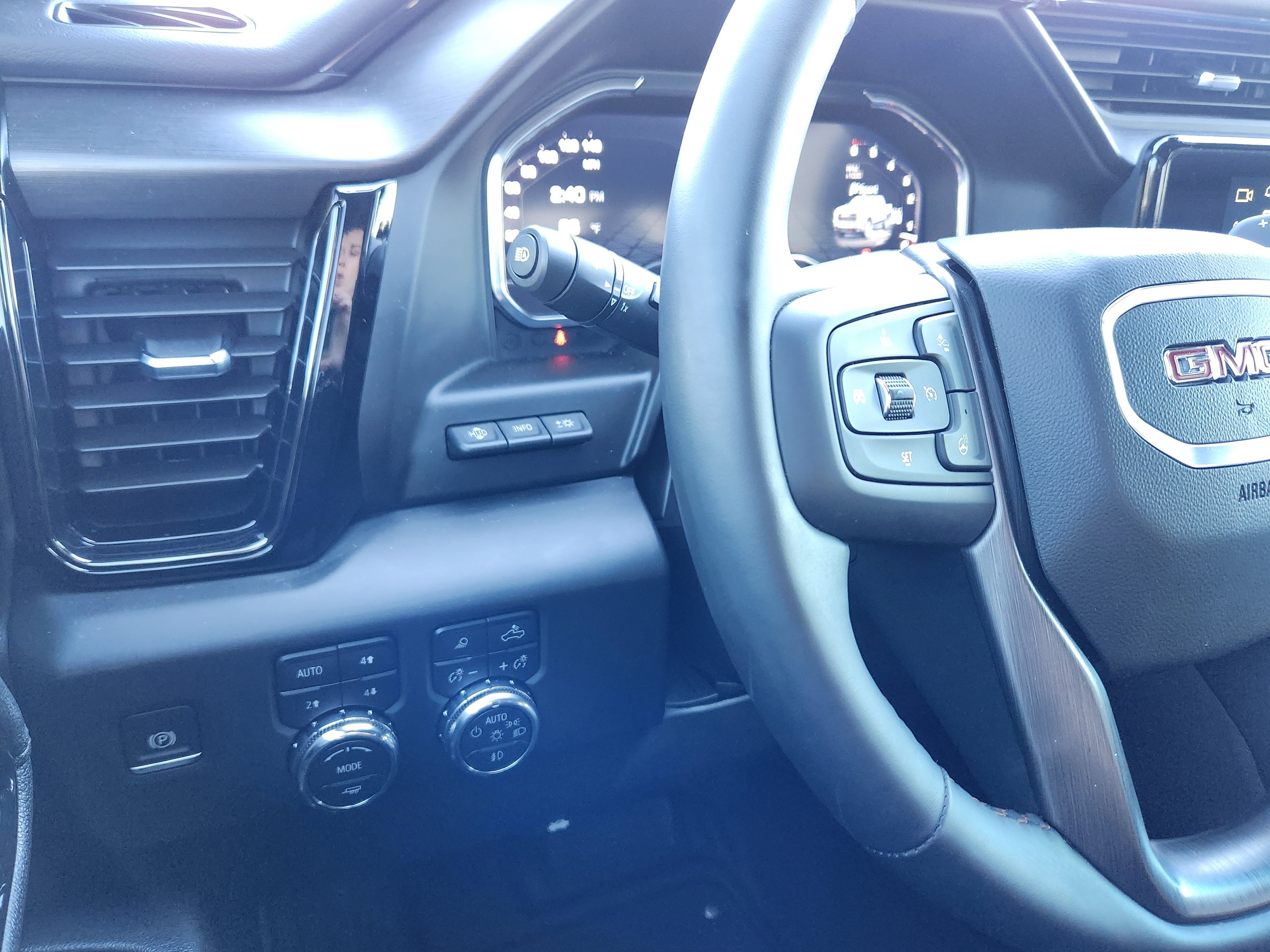 Used 2025 GMC Sierra 1500 AT4 w/ AT4 Premium Package image 24