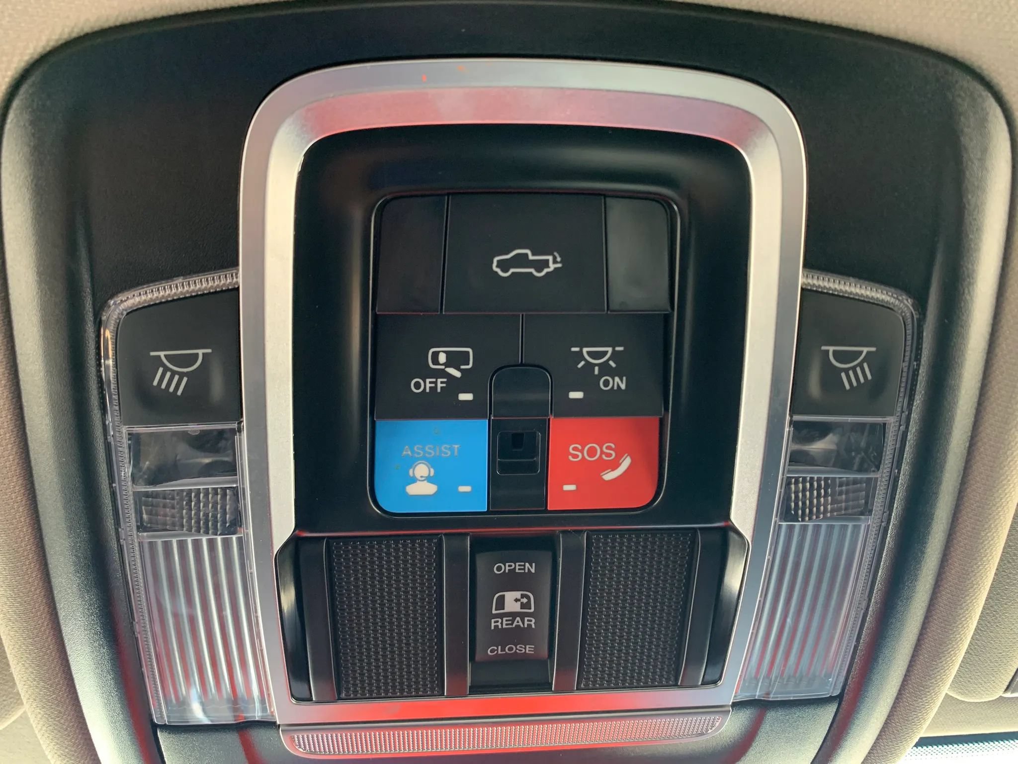 Used 2024 RAM 2500 Laramie AWD/4WD image 19