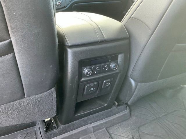 Used 2023 Chevrolet Traverse Premier w/ Redline Edition image 40