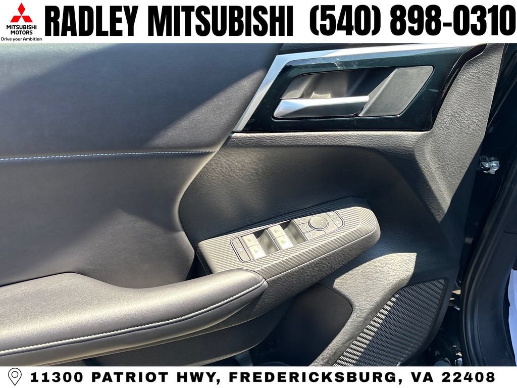 Used 2023 Mitsubishi Outlander SE AWD/4WD image 7