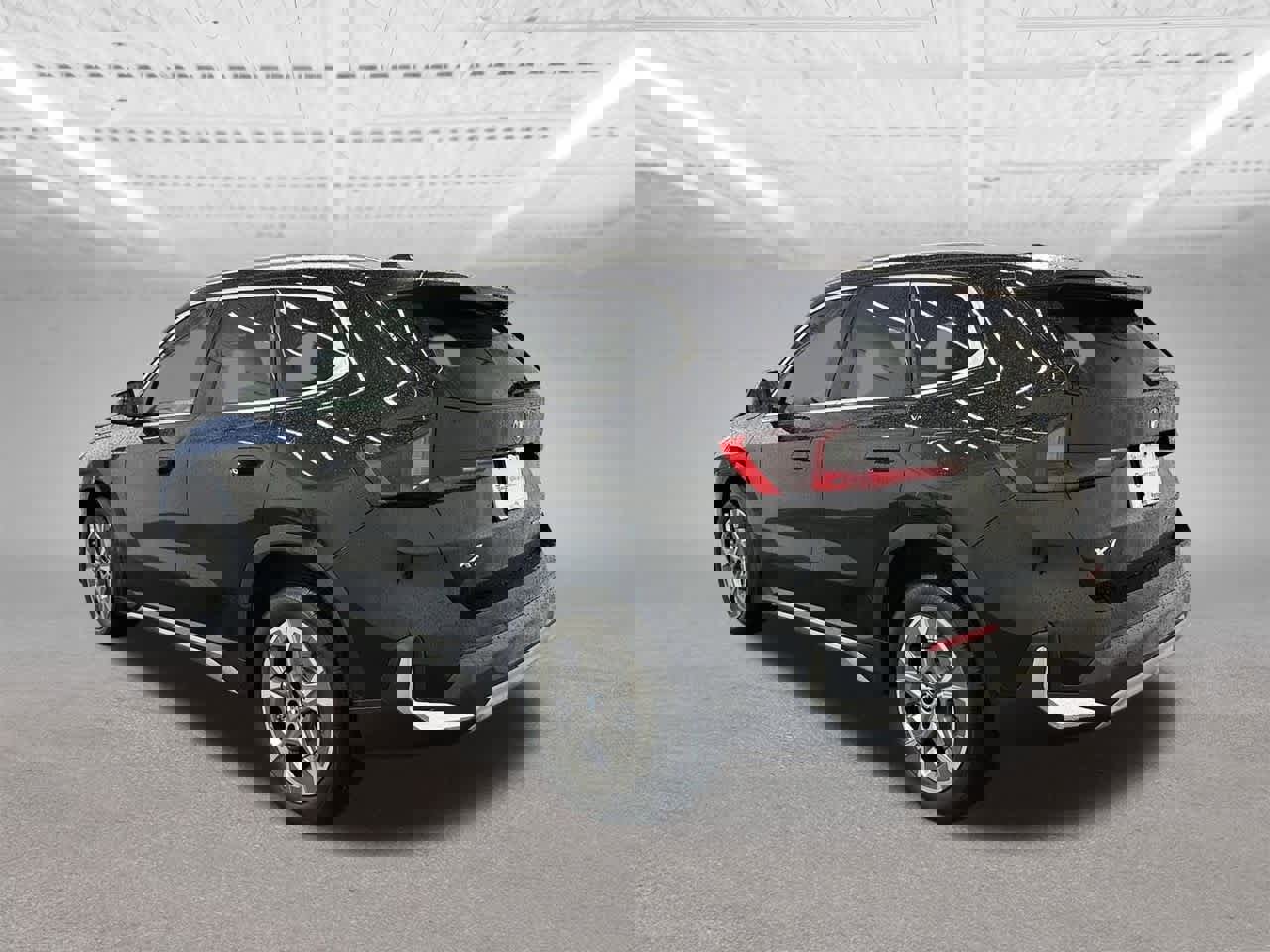 Used 2025 BMW X1 xDrive28i image 3