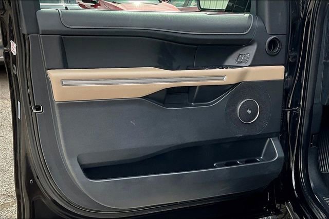 Used 2024 Ford Expedition Limited AWD/4WD image 17