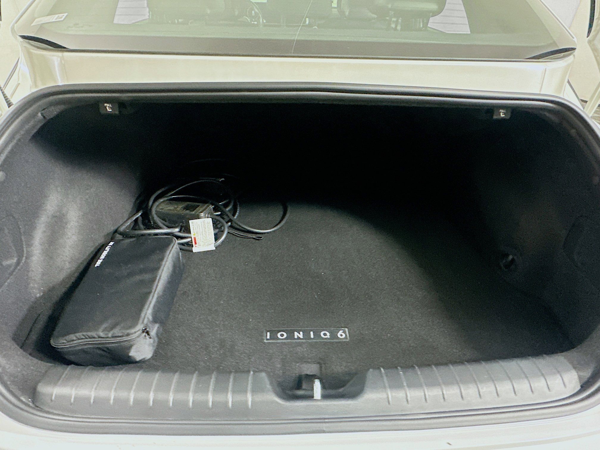 Used 2024 Hyundai Ioniq 6 SE RWD image 29