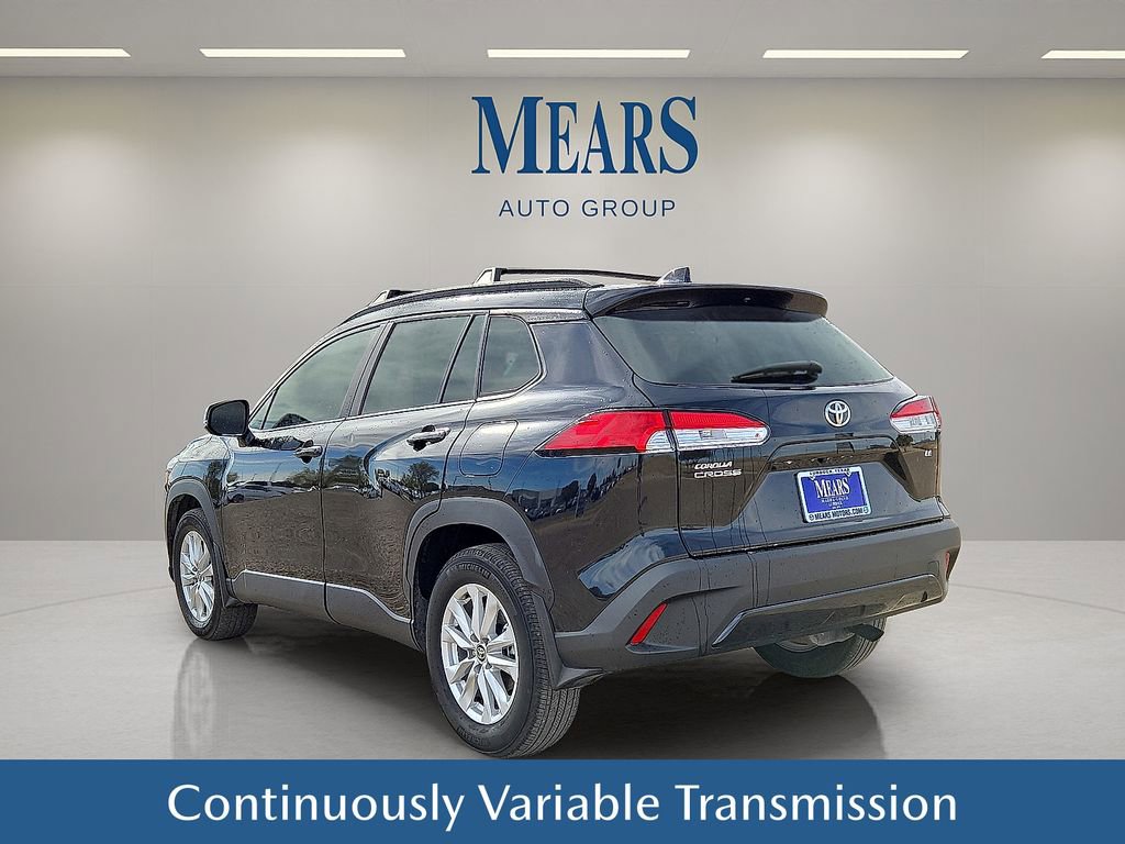 Used 2023 Toyota Corolla Cross LE image 4