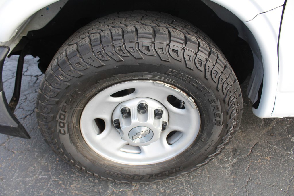 Used 2019 Chevrolet Express 2500 w/ Driver Convenience Package image 29