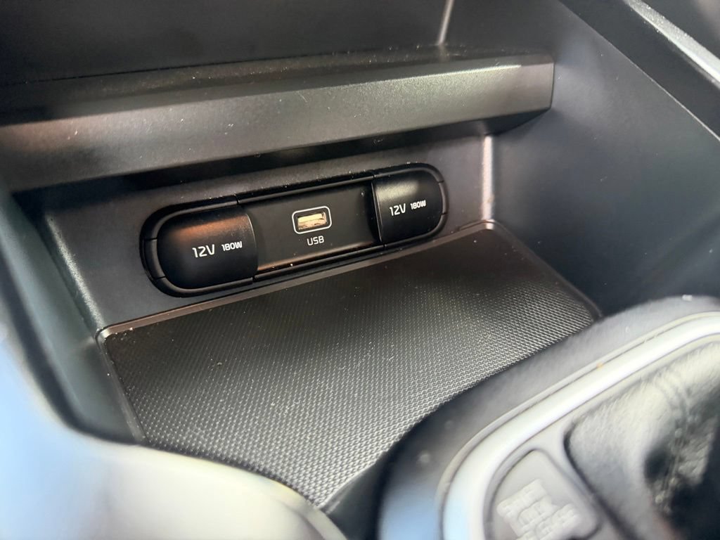 Used 2024 Kia Soul LX w/ Option Group 015 FWD image 27