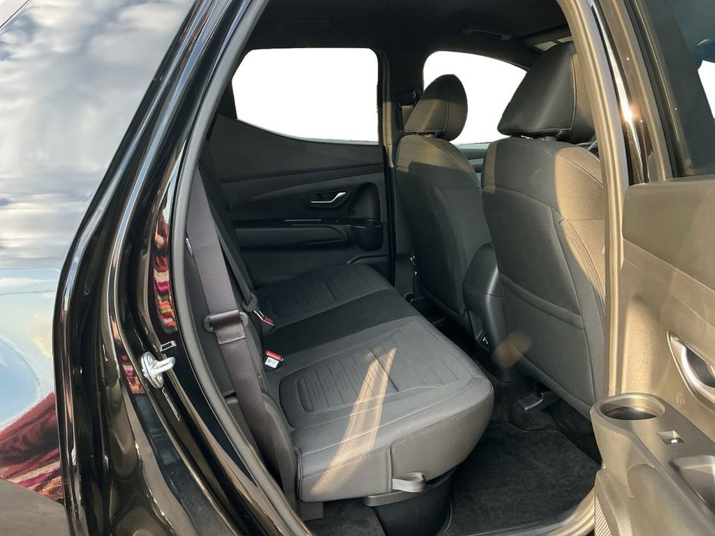 Used 2025 Hyundai Santa Cruz SE image 23