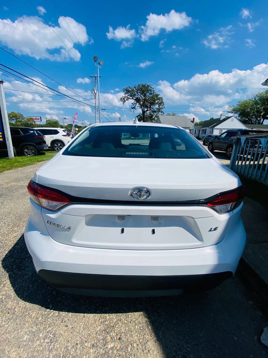 Used 2025 Toyota Corolla LE FWD image 19