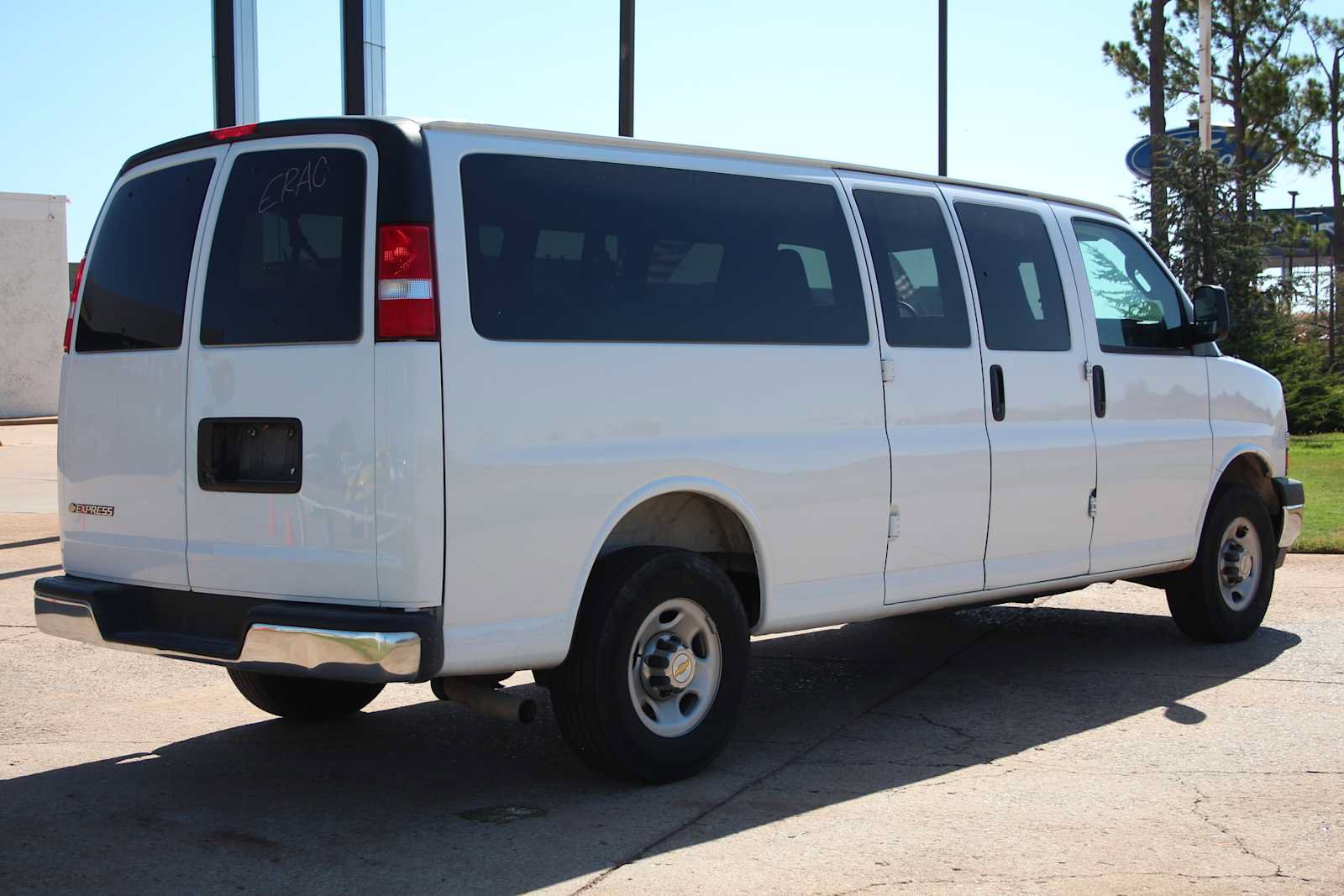 Used 2025 Chevrolet Express 3500 LT w/ LT Preferred Equipment Group RWD image 12
