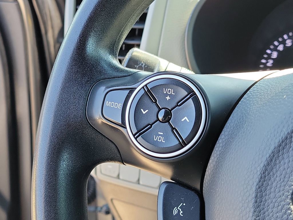 Used 2017 Kia Soul + image 27