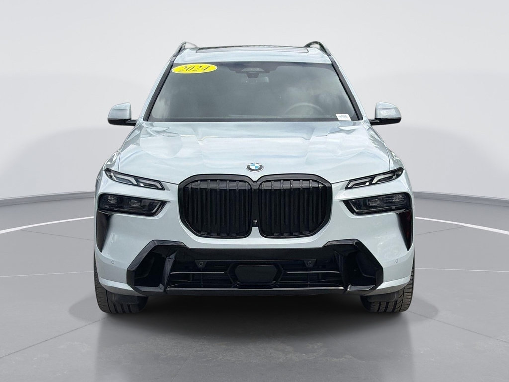 Used 2024 BMW X7 xDrive40i w/ M Sport Package AWD/4WD image 2