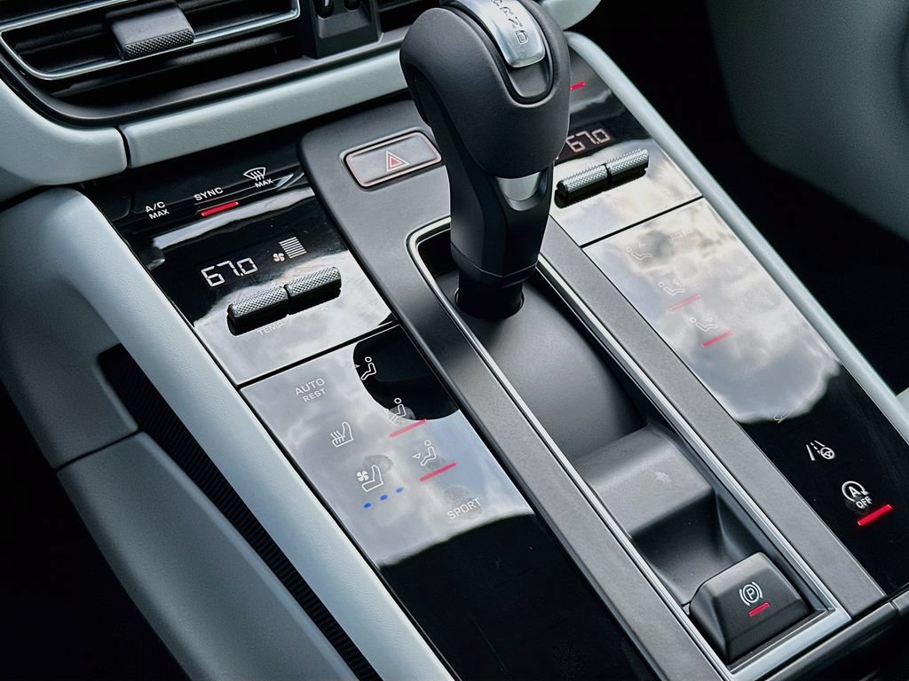 New 2026 Porsche Macan AWD/4WD image 18