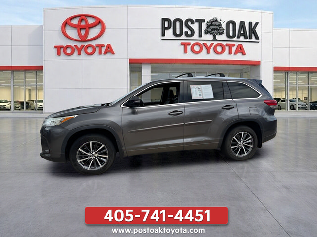 Used 2018 Toyota Highlander XLE w/ Protection Package #3 AWD/4WD image 4