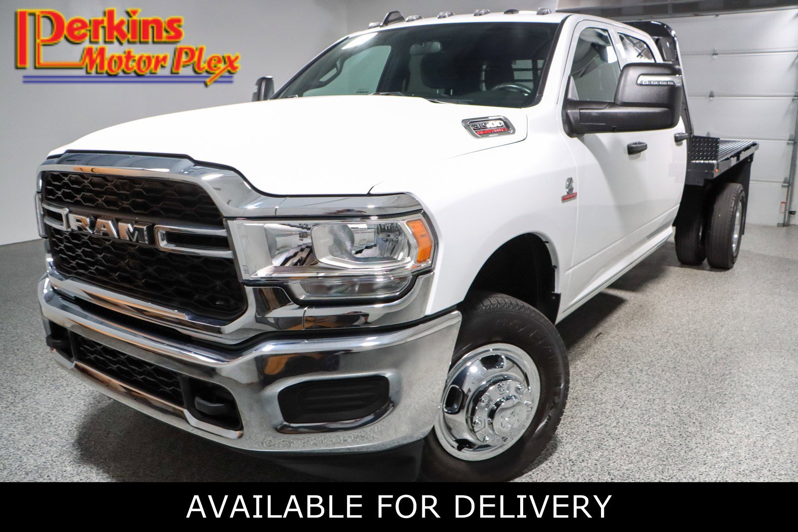 Used 2024 RAM 3500 Tradesman w/ Chrome Appearance Group image 1