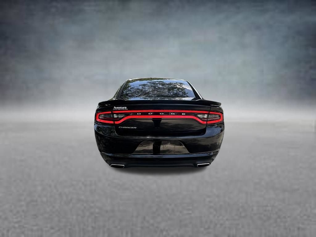 Used 2017 Dodge Charger SE RWD image 6