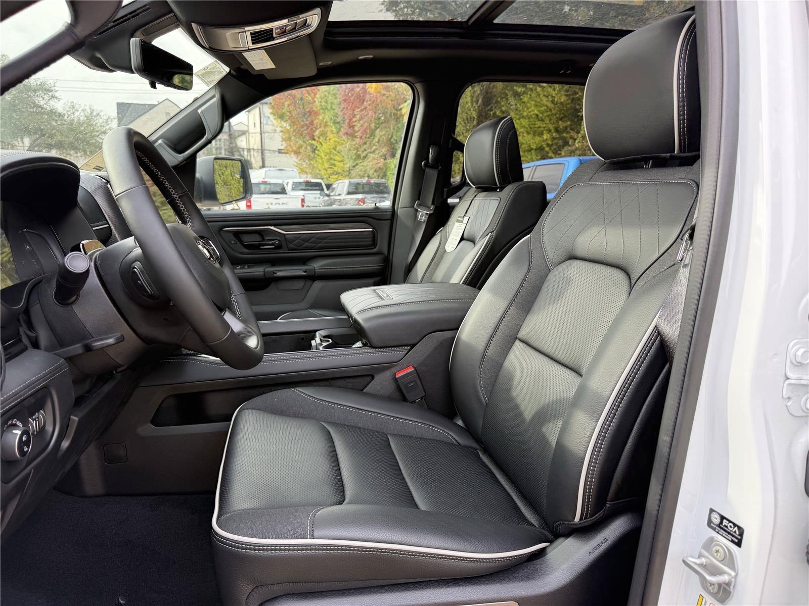 New 2025 RAM 1500 Limited AWD/4WD image 14
