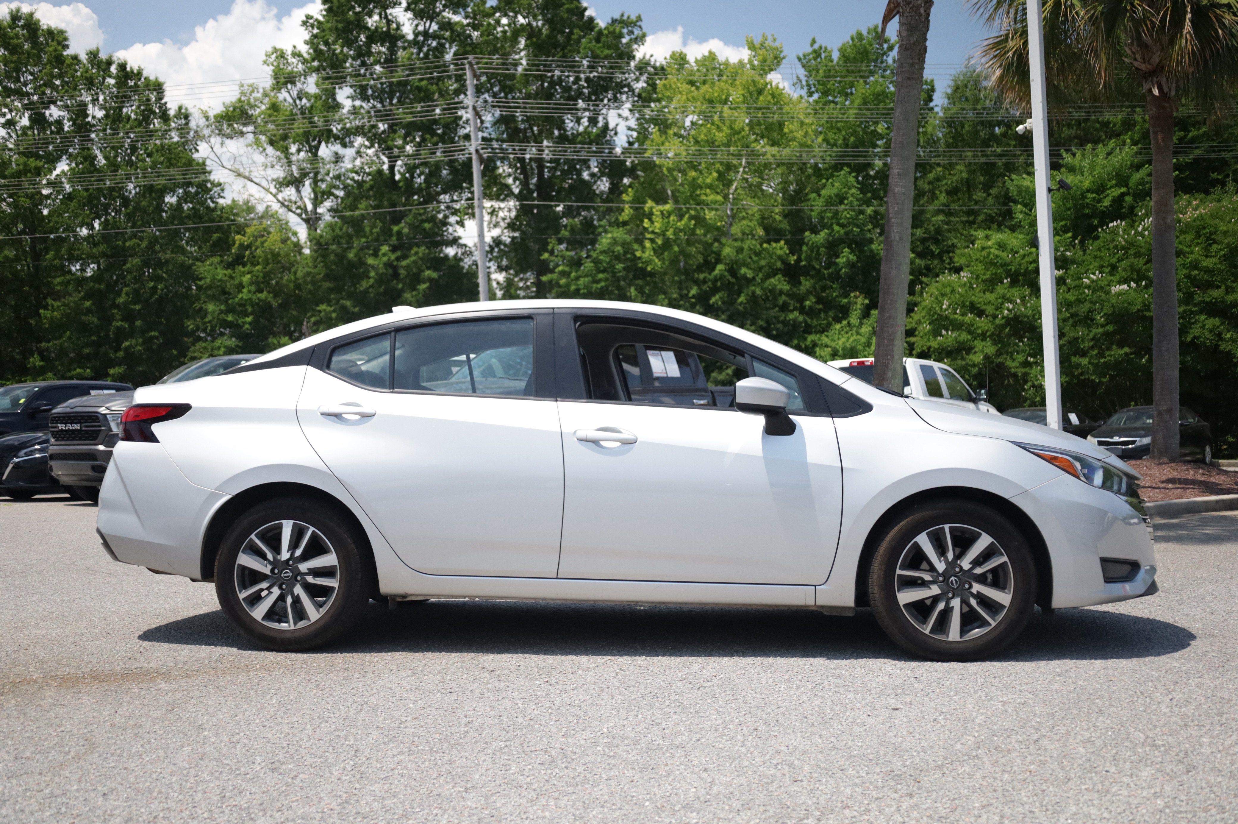 Used 2024 Nissan Versa SV FWD image 6