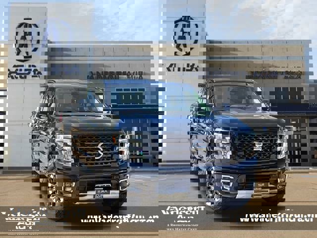 Used 2017 Nissan Titan PRO-4X w/ Pro-4x Convenience Package