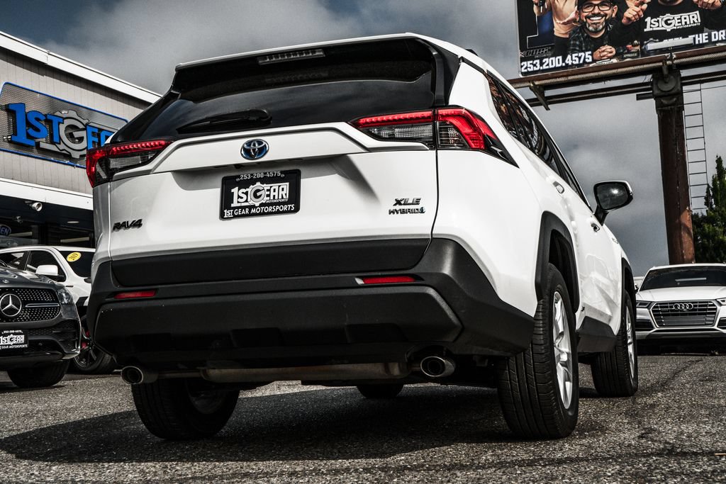 Used 2021 Toyota RAV4 XLE w/ XLE Grade Weather Package AWD/4WD image 6