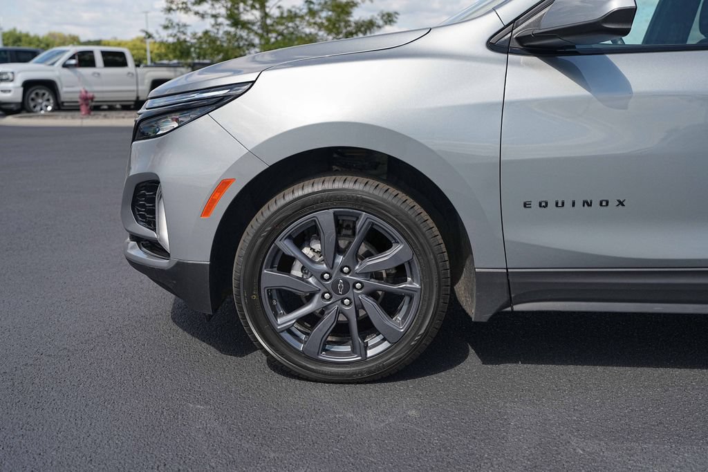 Used 2024 Chevrolet Equinox RS w/ LPO, Floor Liner Package AWD/4WD image 11