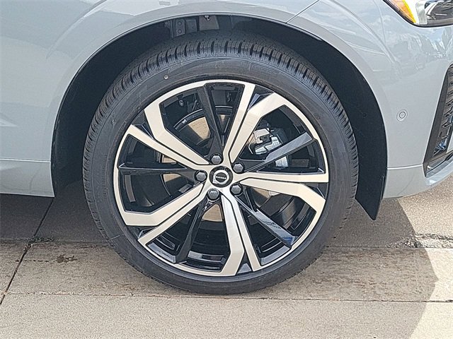 Used 2025 Volvo XC60 B5 Ultra w/ Protection Package Premier image 20