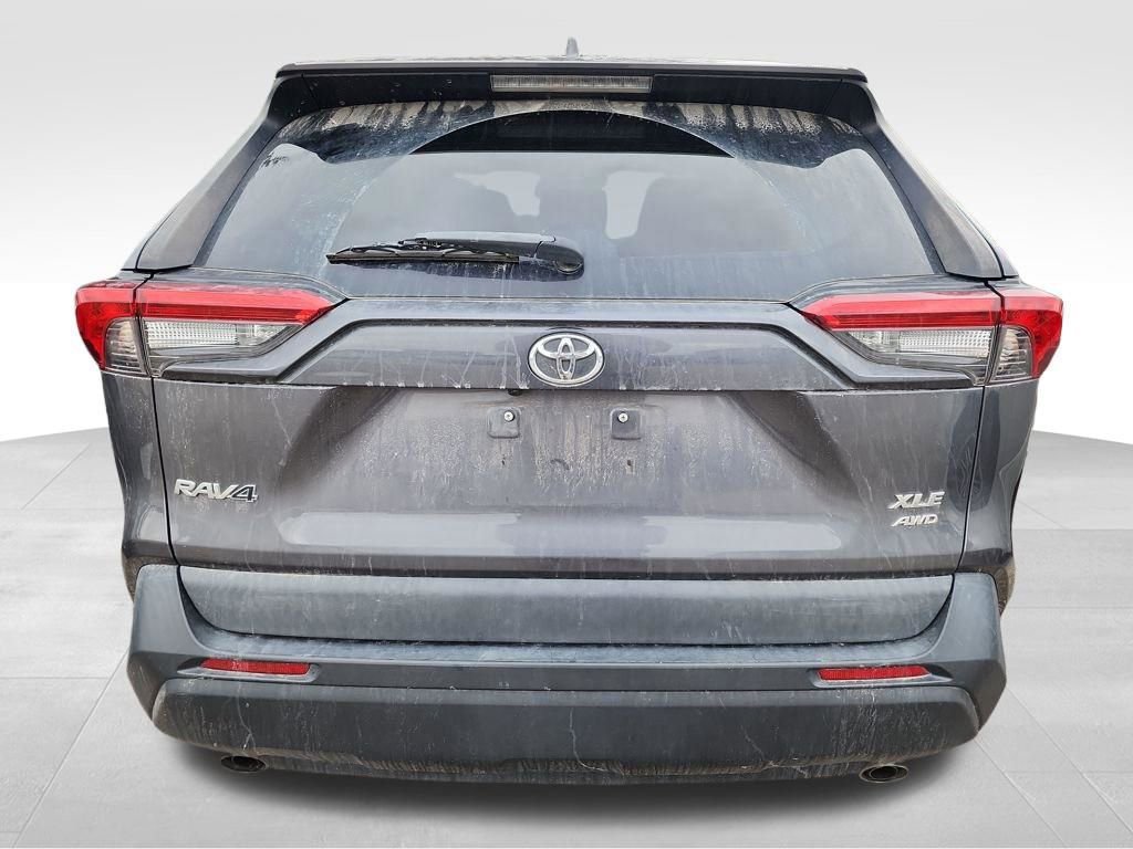 Used 2021 Toyota RAV4 XLE image 5