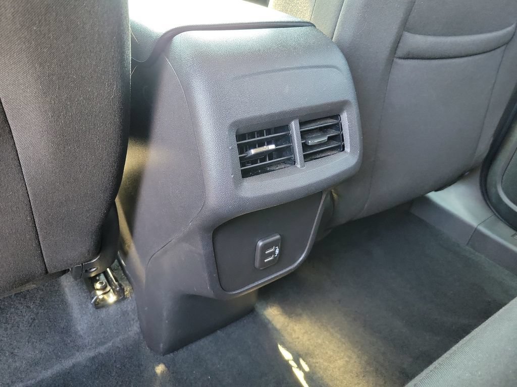 Used 2024 Chevrolet Equinox LT FWD image 15