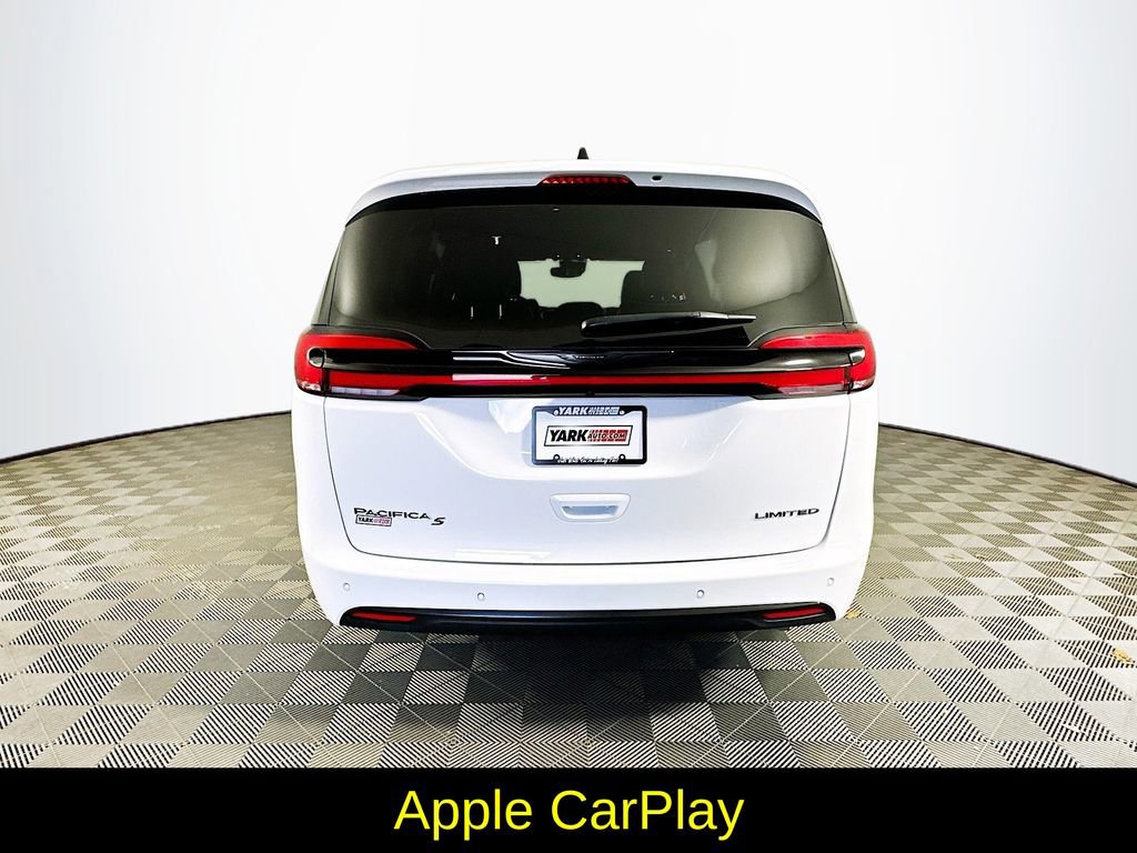Used 2025 Chrysler Pacifica Limited FWD image 9