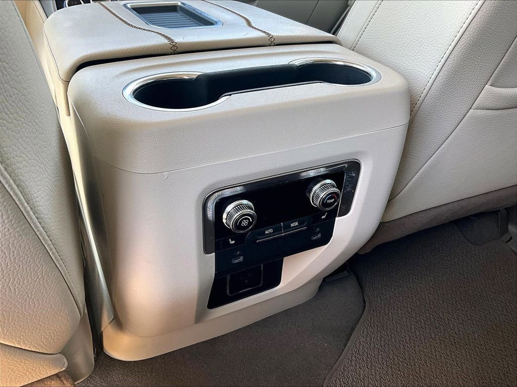 Used 2022 GMC Yukon Denali AWD/4WD image 29
