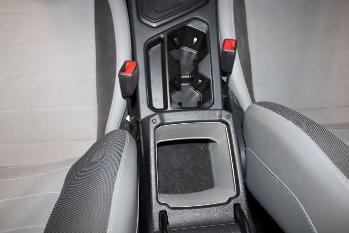 Used 2022 Volkswagen Taos SE w/ Panoramic Sunroof Package FWD image 33