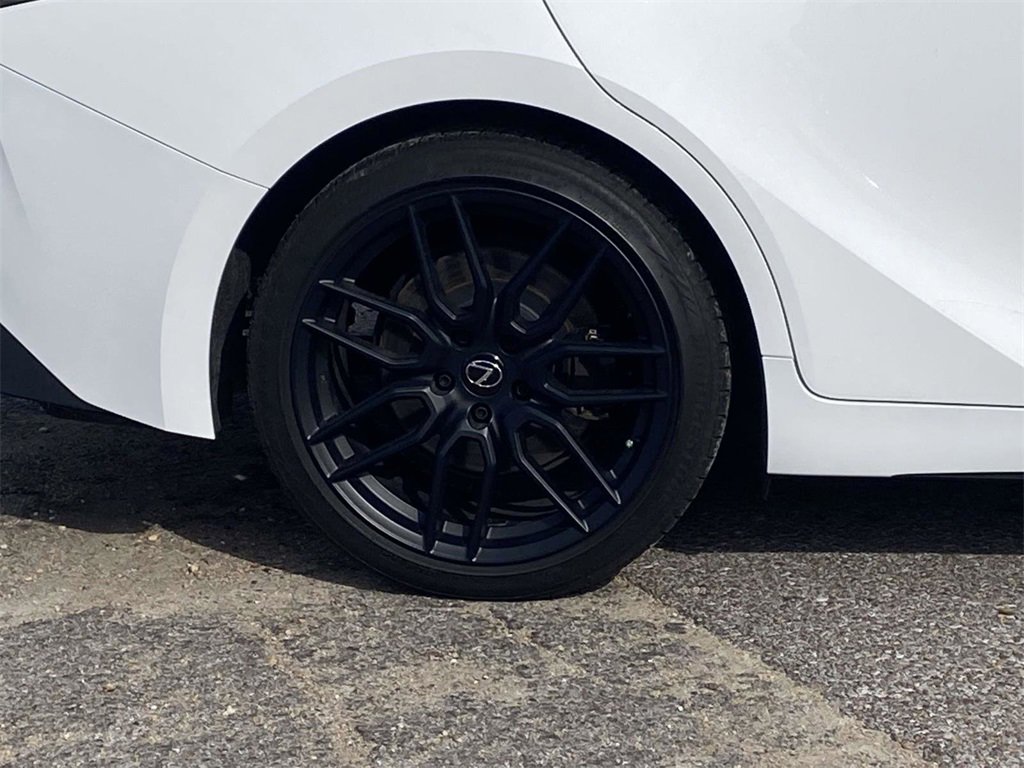 Used 2024 Lexus IS 500 image 9