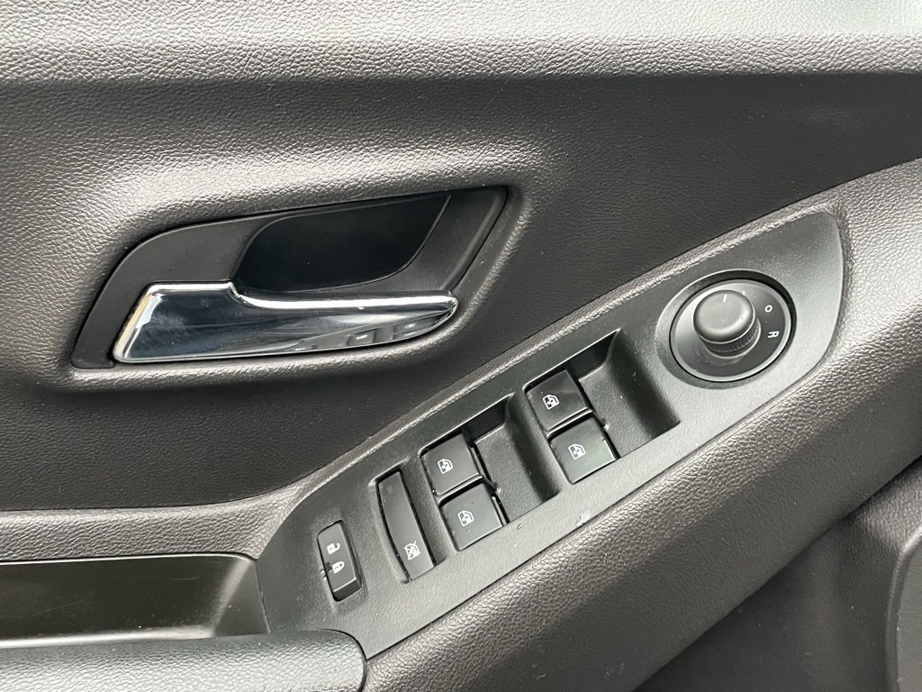 Certified 2020 Chevrolet Trax LS w/ Tint and Cruise Package image 22