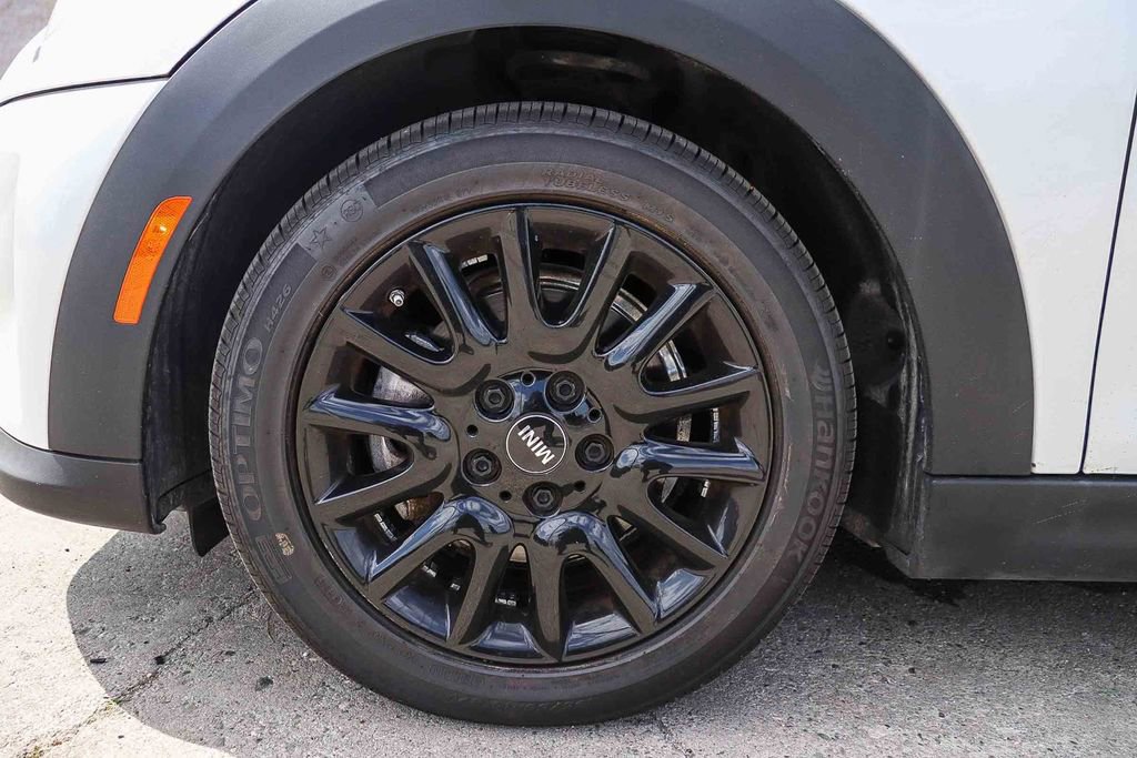 Used 2023 MINI Cooper 4-Door Hardtop FWD image 17