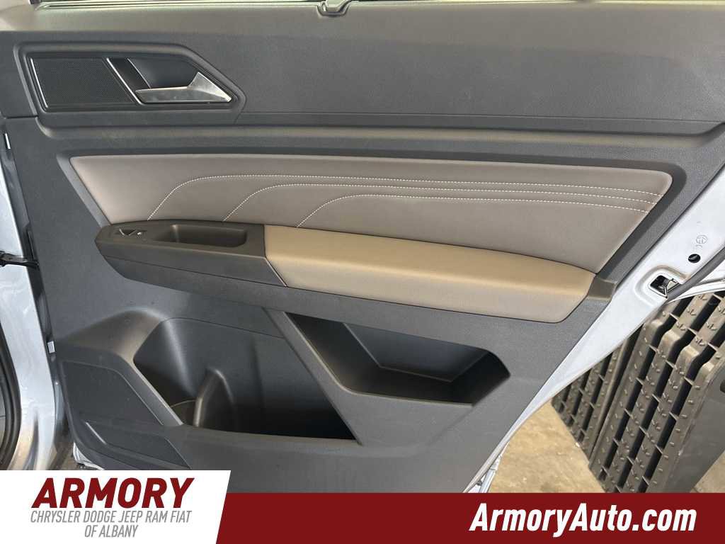 Used 2022 Volkswagen Atlas SE w/ Panoramic Sunroof Package image 35