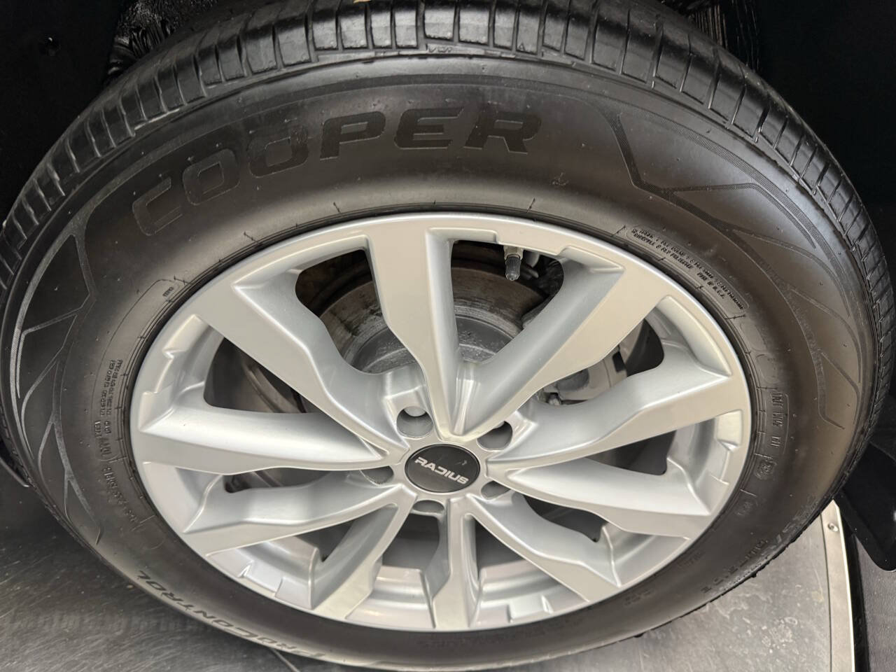 Used 2013 Toyota RAV4 Limited AWD/4WD image 28