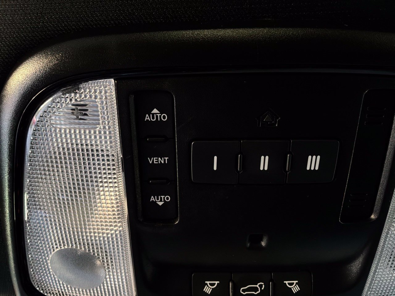 Used 2021 Dodge Durango R/T w/ Technology Group RWD image 24
