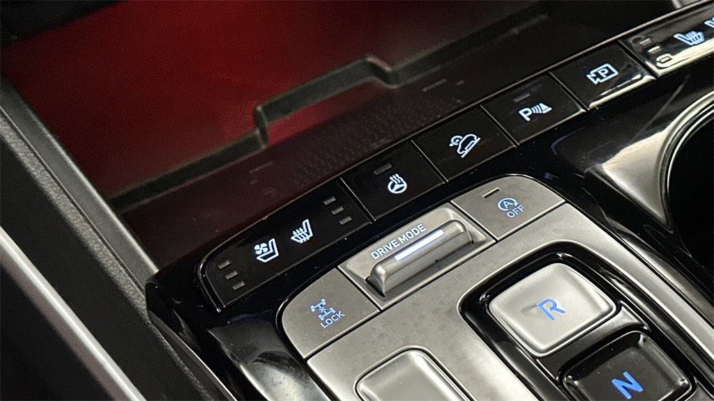 Used 2023 Hyundai Tucson Limited image 32