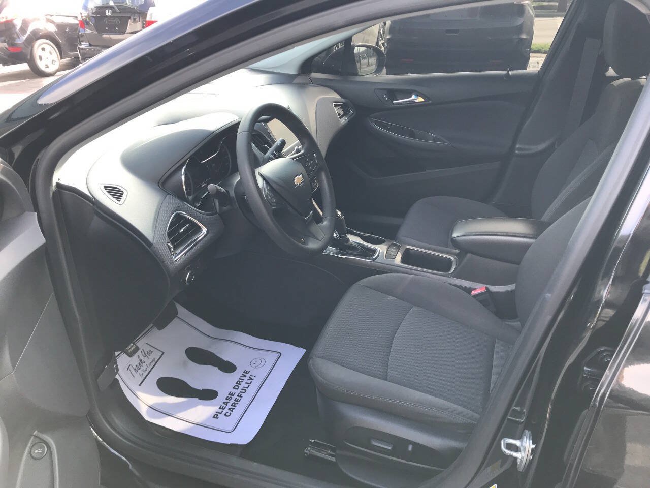 Used 2019 Chevrolet Cruze LT w/ Convenience Package FWD image 9