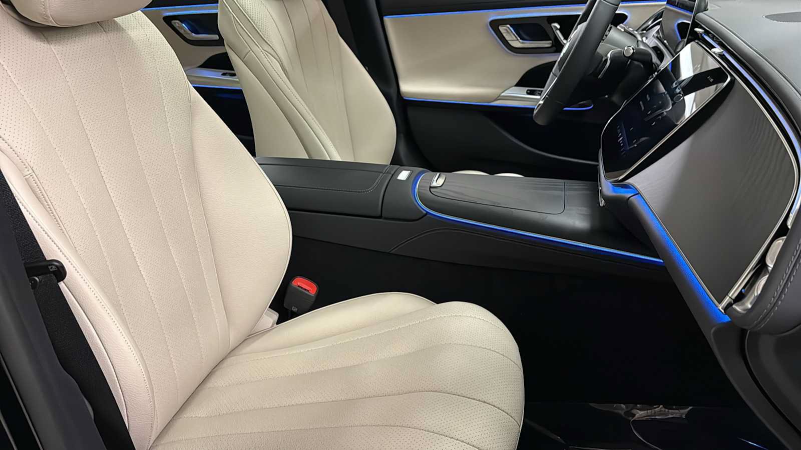 New 2027 Mercedes-Benz E 350 4MATIC Sedan image 36