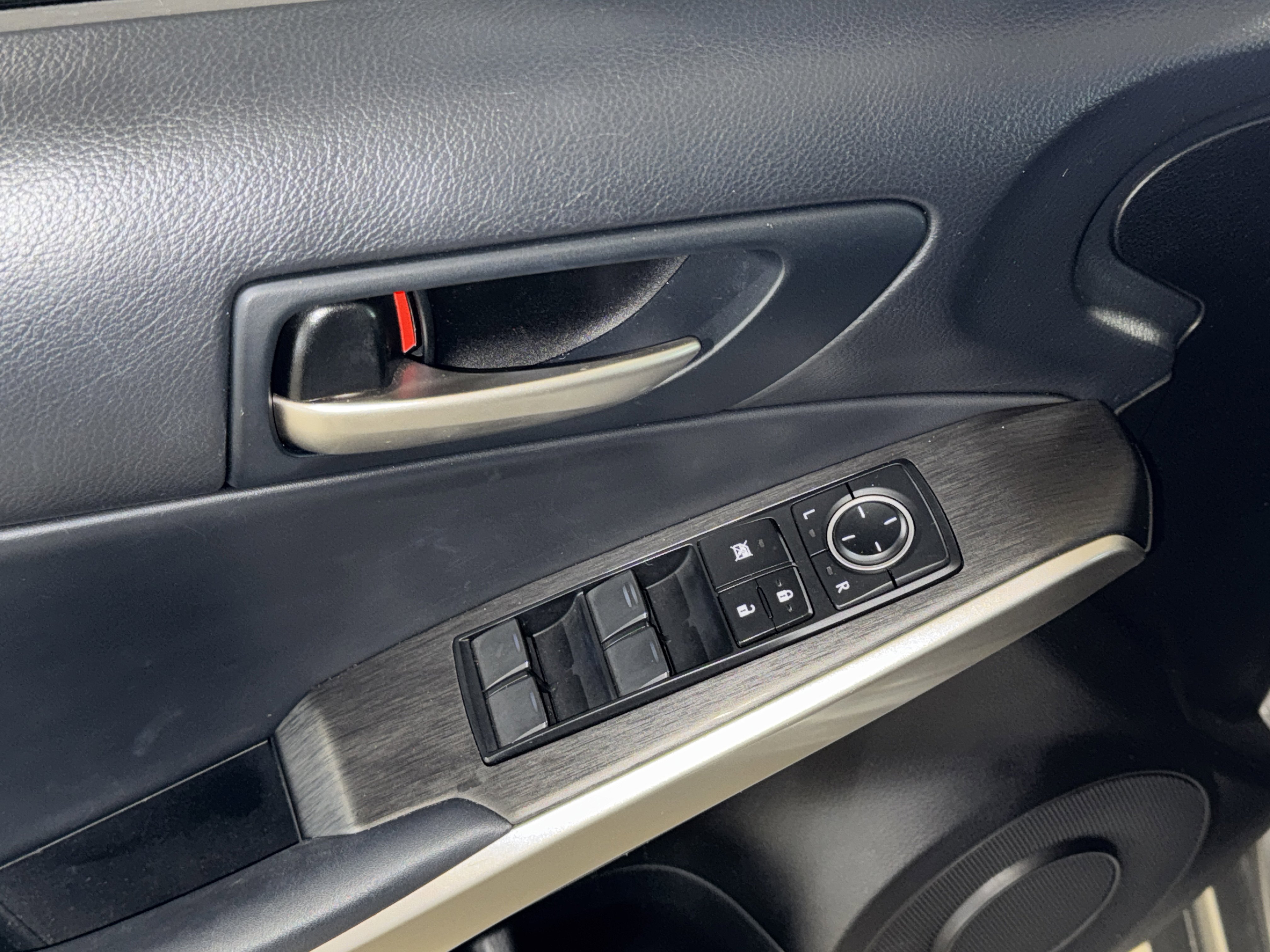 Used 2019 Lexus IS 300 F Sport w/ F Sport Package image 17