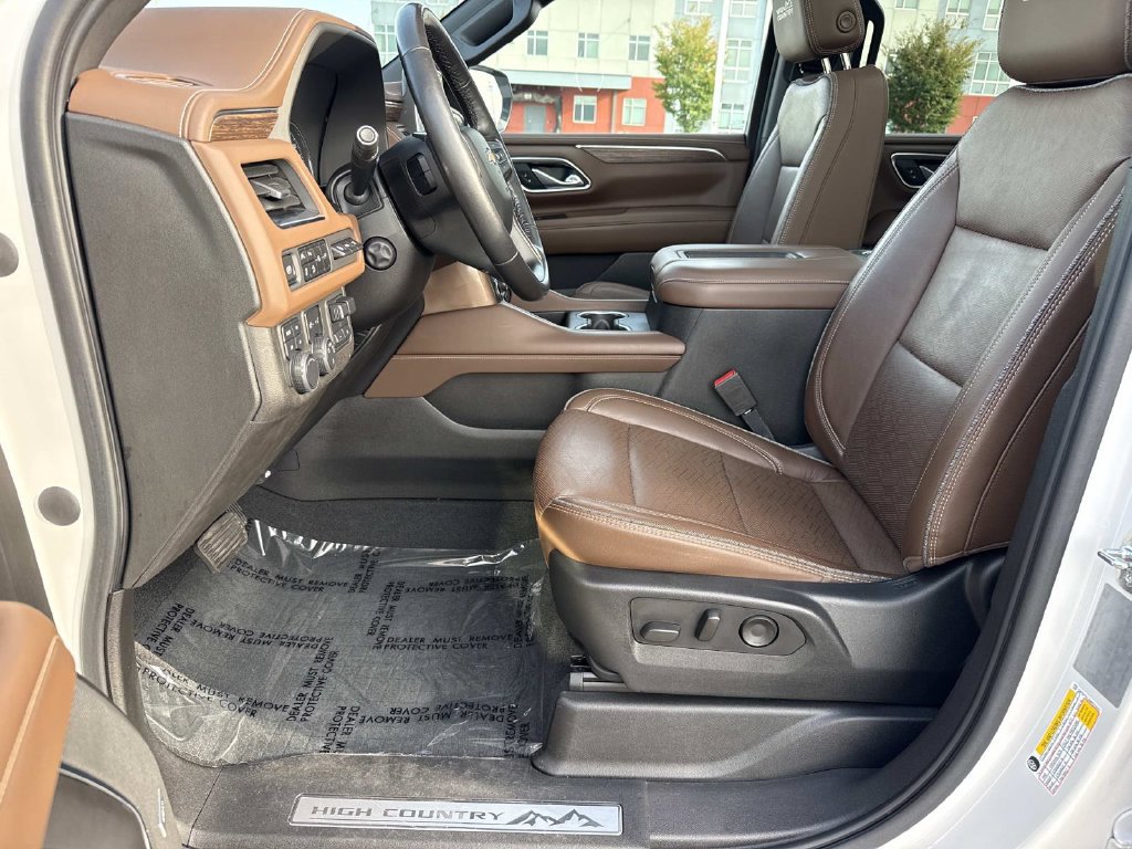 Used 2021 Chevrolet Tahoe High Country w/ Premium Package AWD/4WD image 24