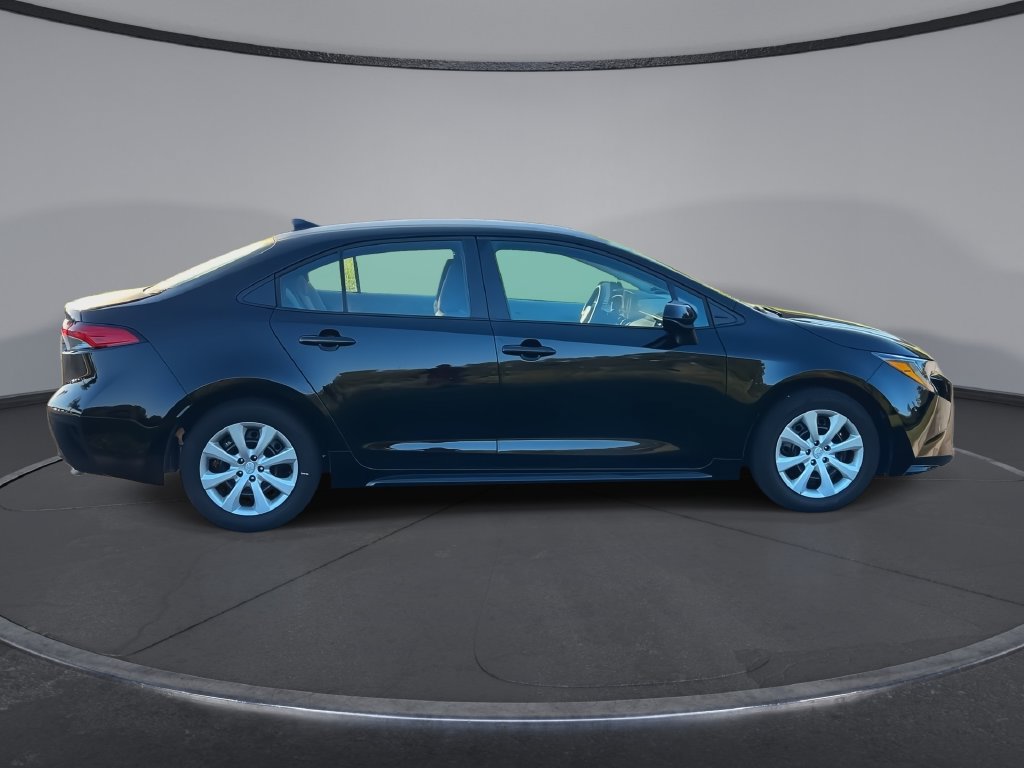 Used 2025 Toyota Corolla LE w/ Convenience Package FWD image 9