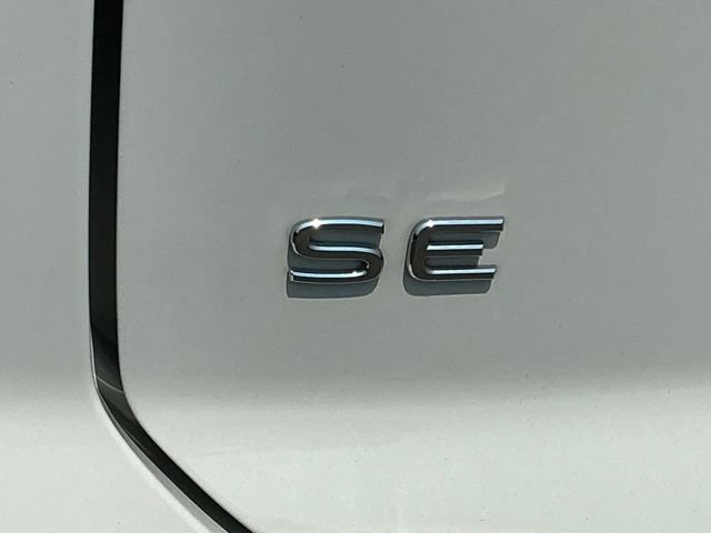 Certified 2024 Volkswagen Atlas Cross Sport SE w/ Panoramic Sunroof Package FWD image 10