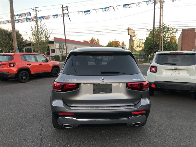 Used 2020 Mercedes-Benz GLB 250 4MATIC image 5
