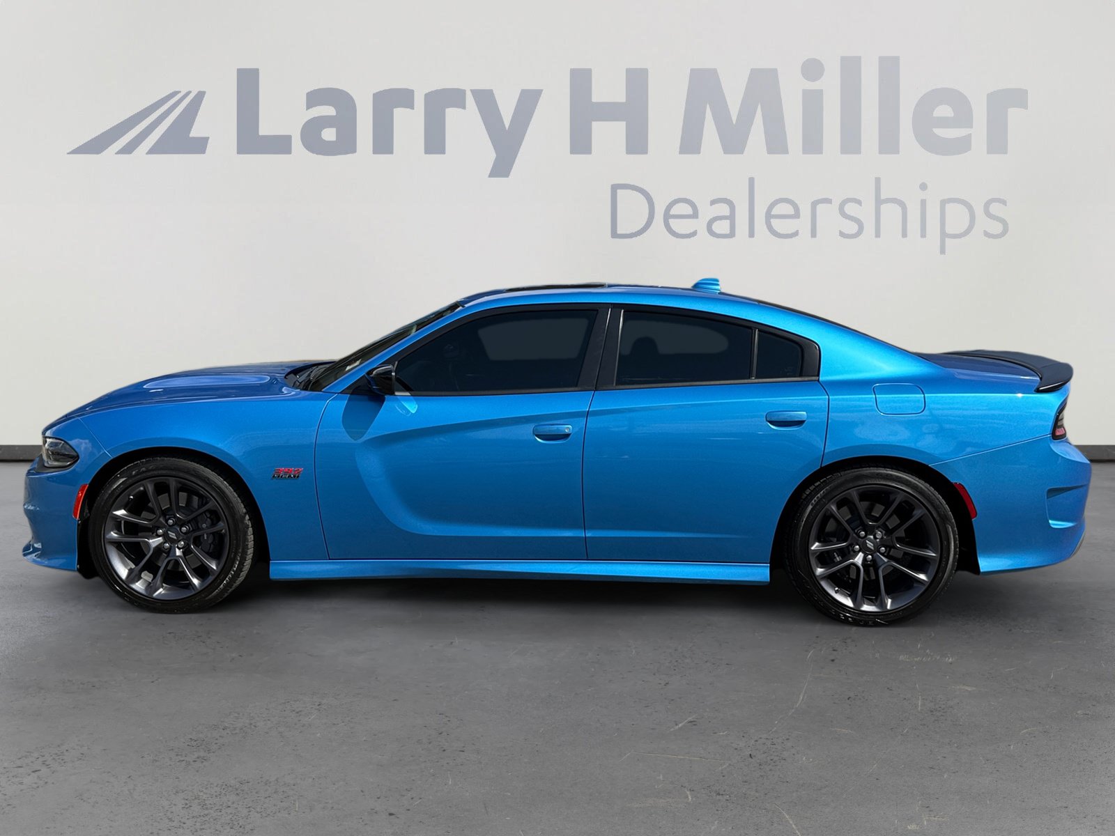 Used 2023 Dodge Charger Scat Pack w/ Plus Group RWD image 2