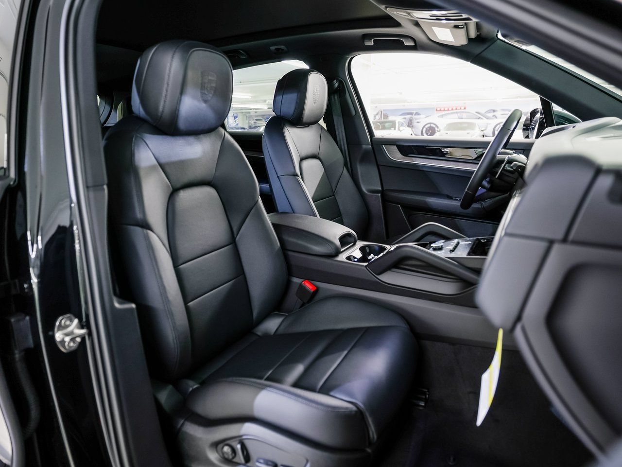 Certified 2026 Porsche Cayenne AWD/4WD image 30