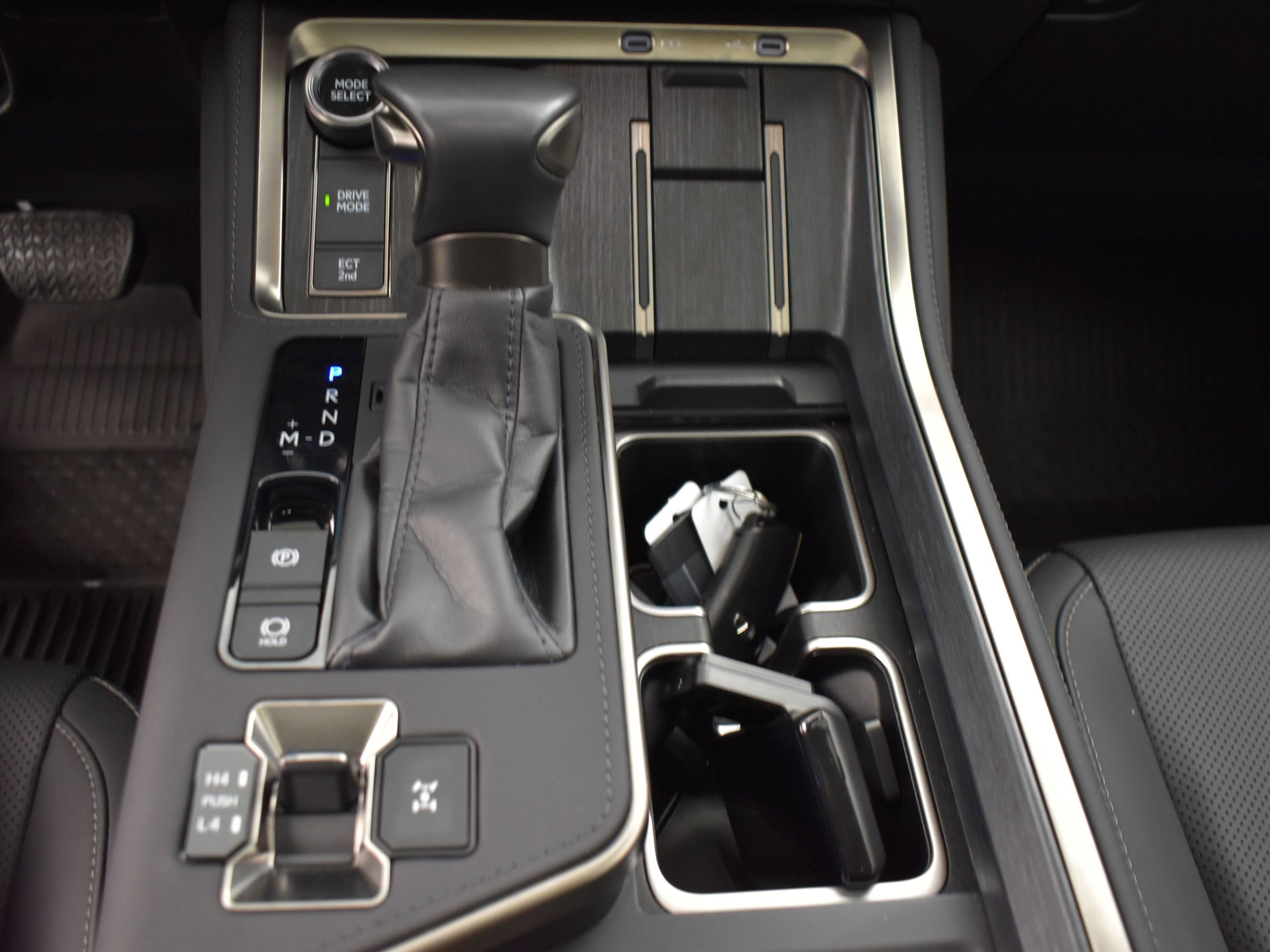 Used 2024 Lexus GX 550 image 11